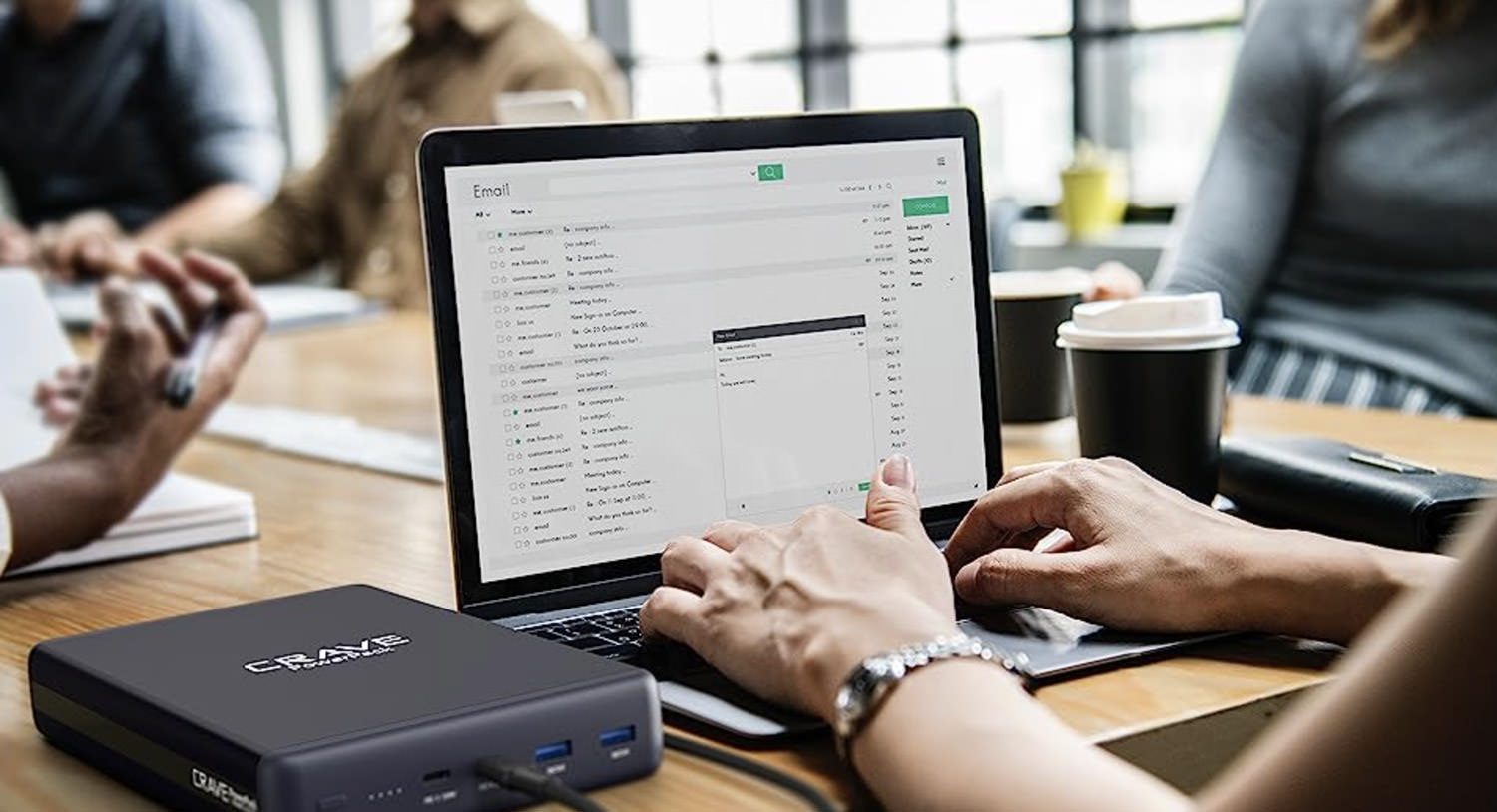 9 Best Portable Batteries for Your MacBook (2023)